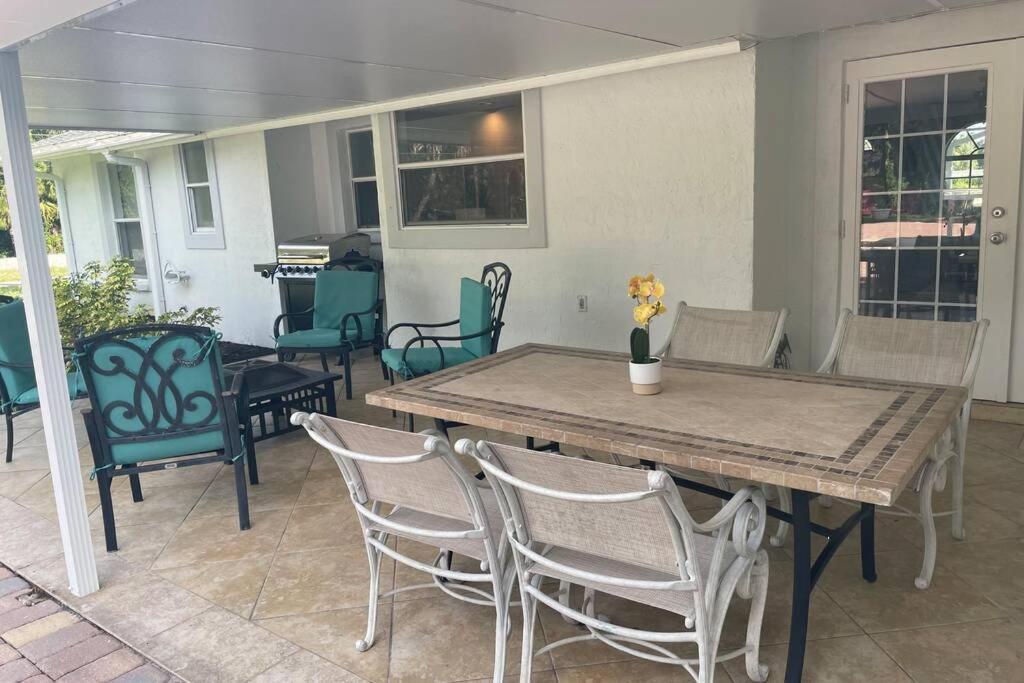 Cheerfull 4/Bed/ 3 Bath / Pool / Best Location North North Naples エクステリア 写真