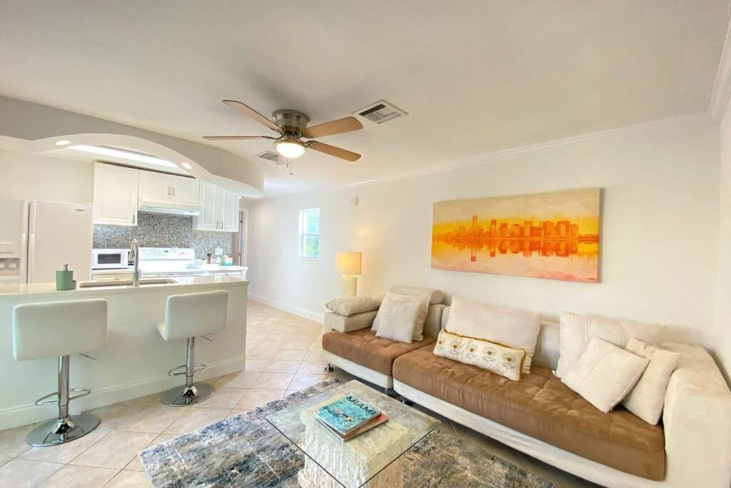Cheerfull 4/Bed/ 3 Bath / Pool / Best Location North North Naples エクステリア 写真